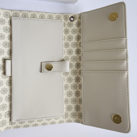 - Amazing Swarovski Crystal SS19 Travel Wallet 2019 New in Box #5493061 Off … - Picture 5 of 7